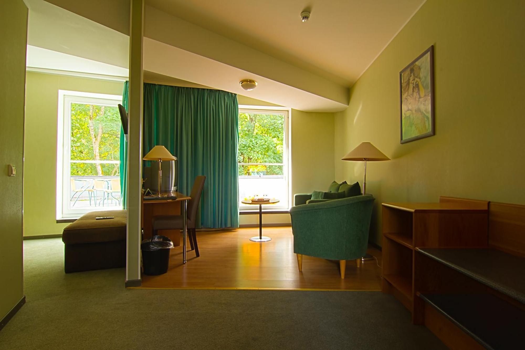 Barclay Hotel Тарту Екстериор снимка