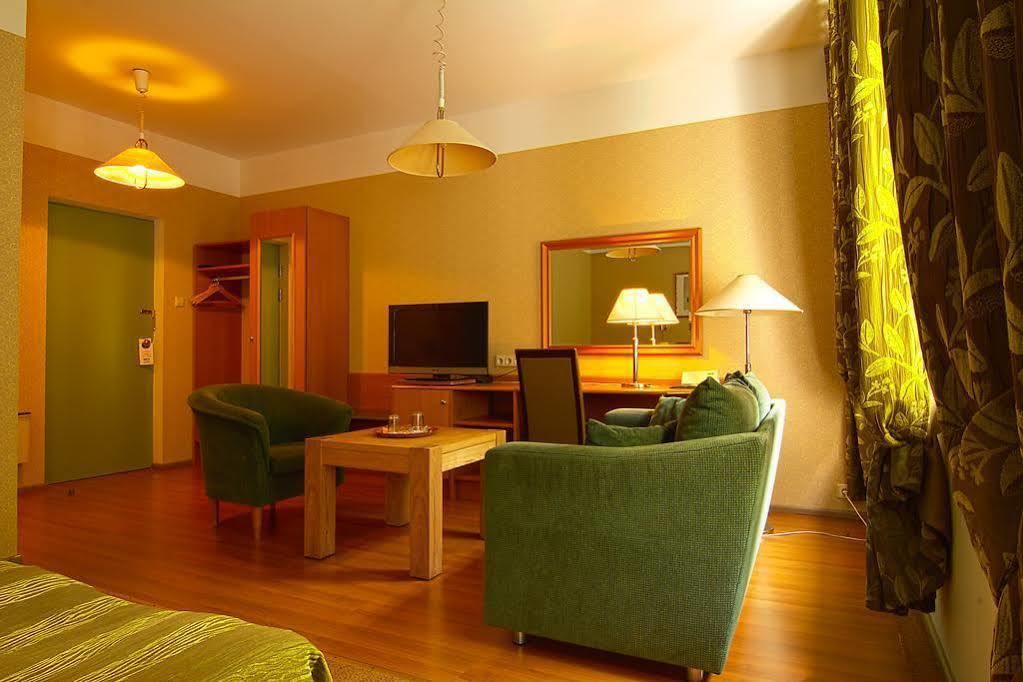 Barclay Hotel Тарту Екстериор снимка