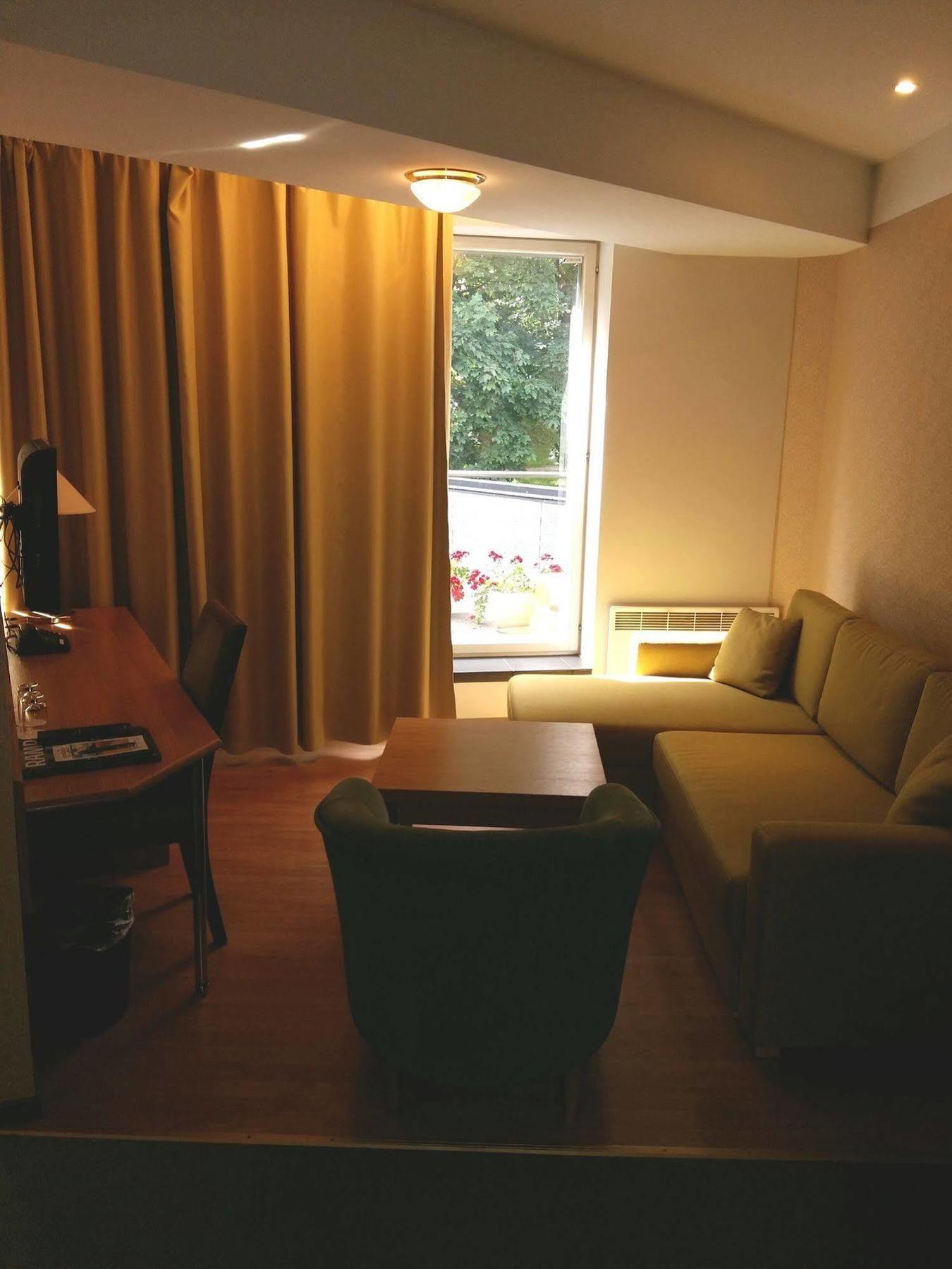 Barclay Hotel Тарту Екстериор снимка