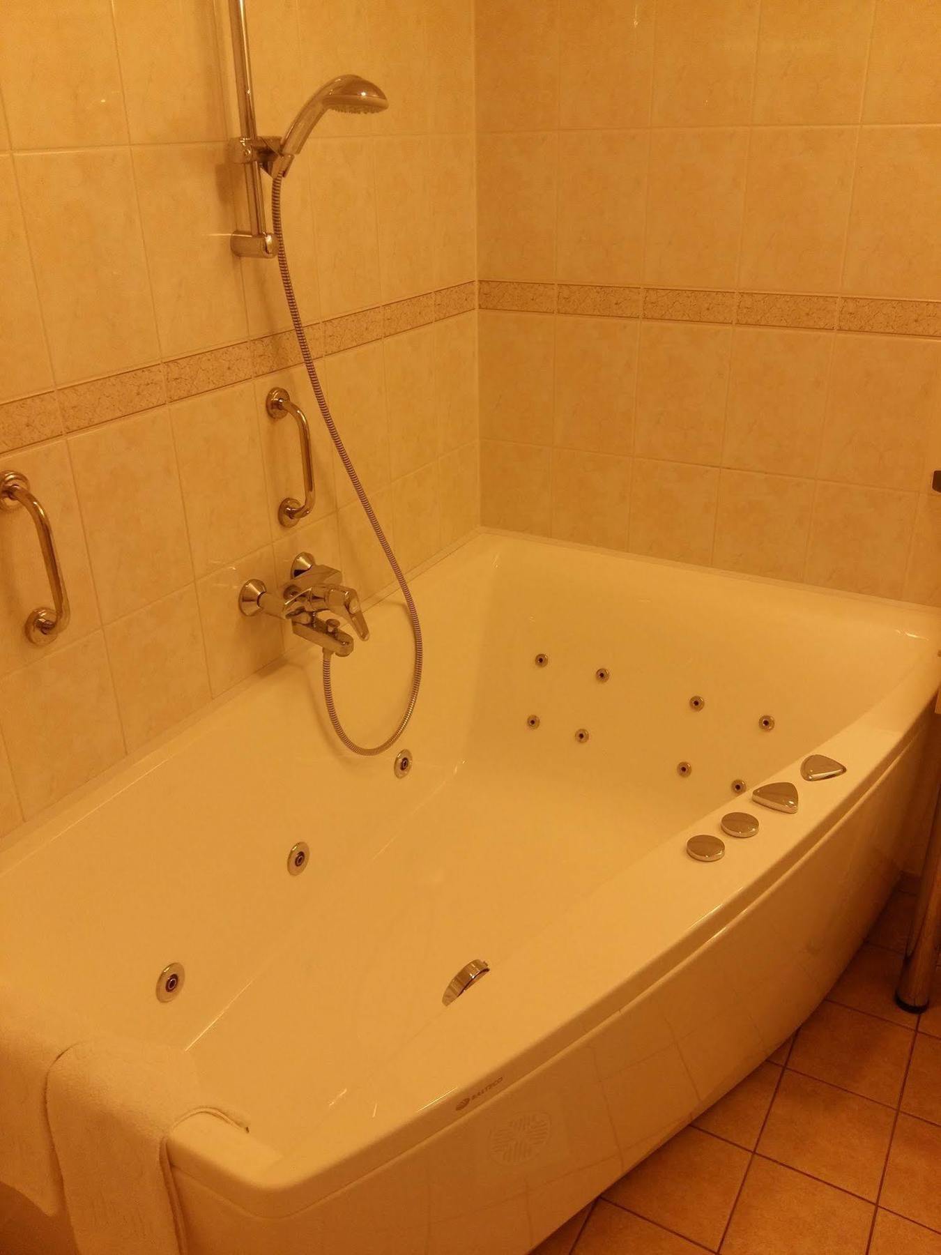 Barclay Hotel Тарту Екстериор снимка